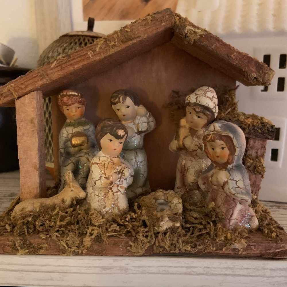 Vintage Small Nativity Scene / Nativity Set / Christmas Decoration / Vintage.